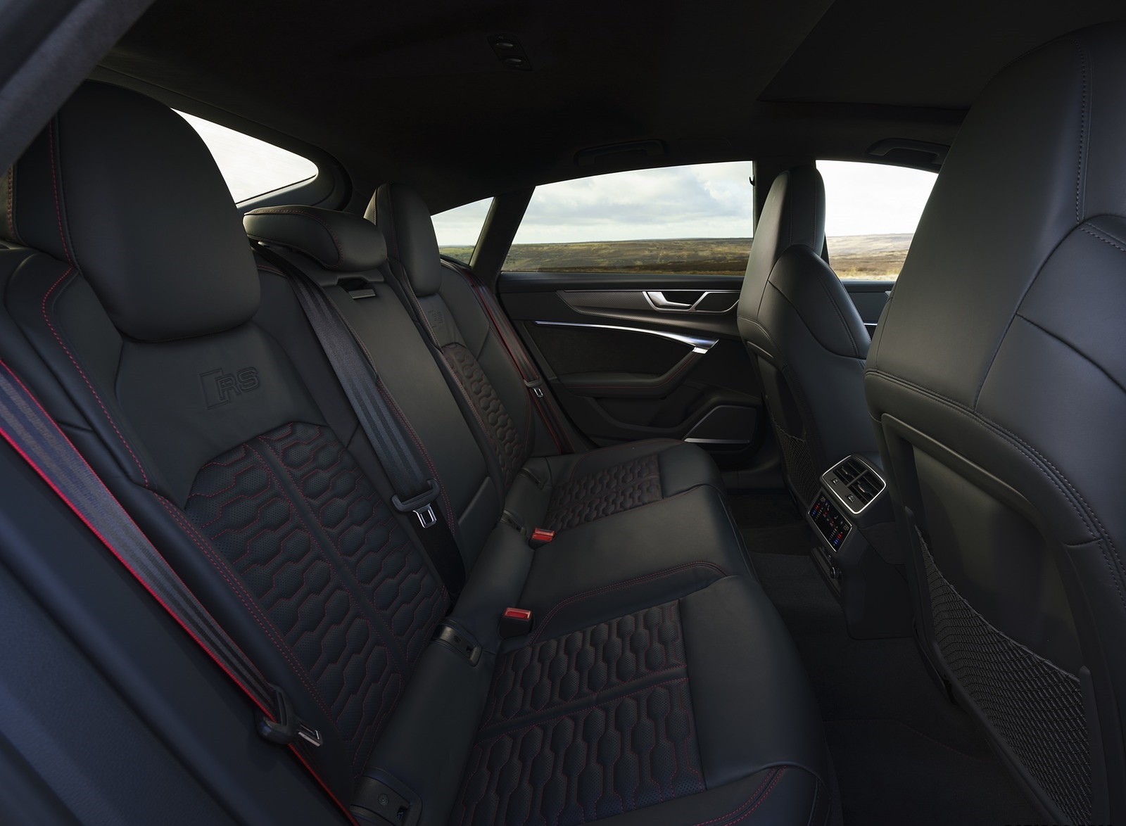 2020 Audi RS 7 Sportback (UK-Spec) Interior Rear Seats Wallpapers #106 of 113