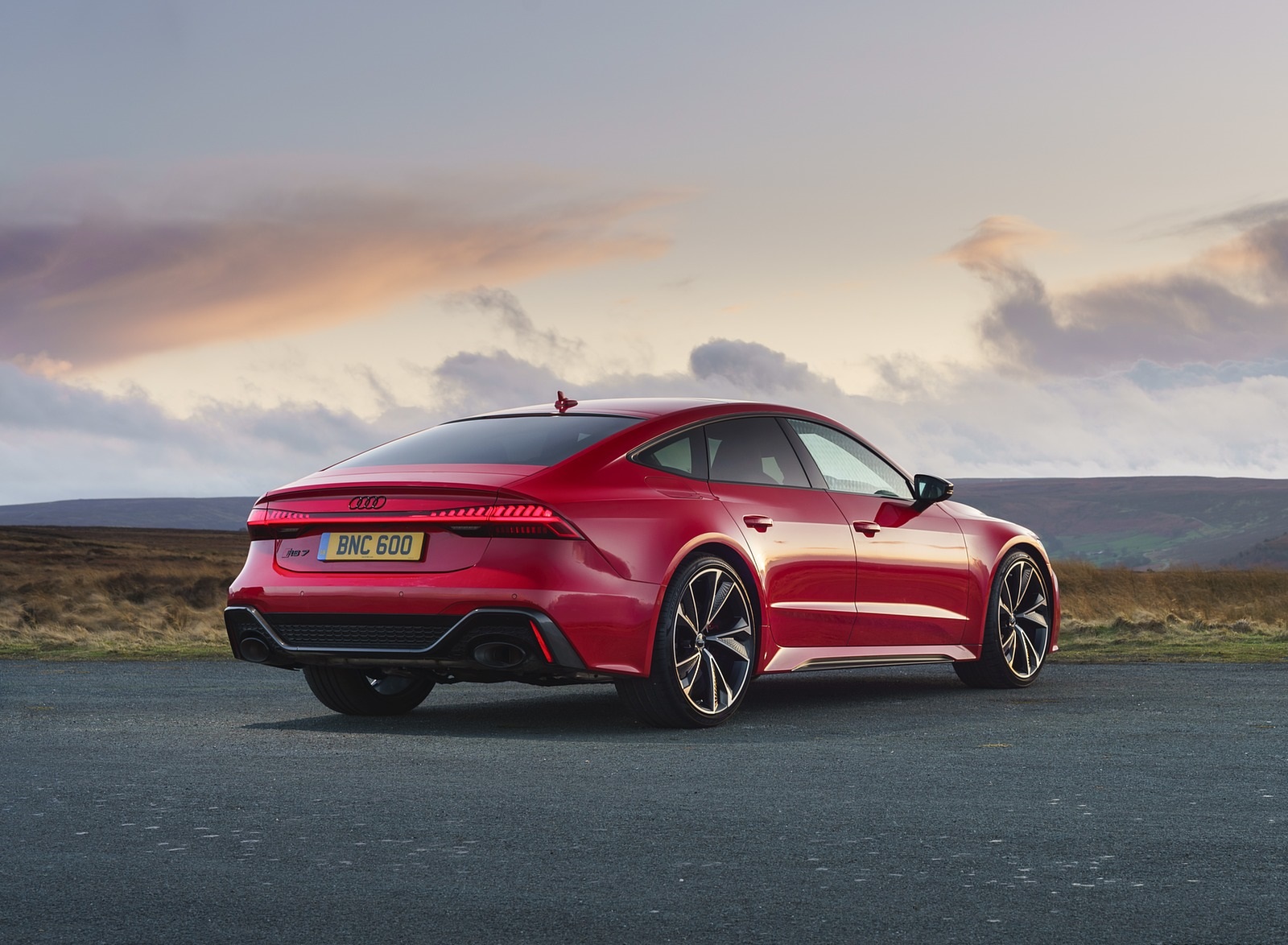 2020 Audi RS 7 Sportback (UK-Spec) Rear Three-Quarter Wallpapers #47 of 113