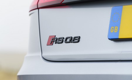 2020 Audi RS Q8 (UK-Spec) Badge Wallpapers 450x275 (69)