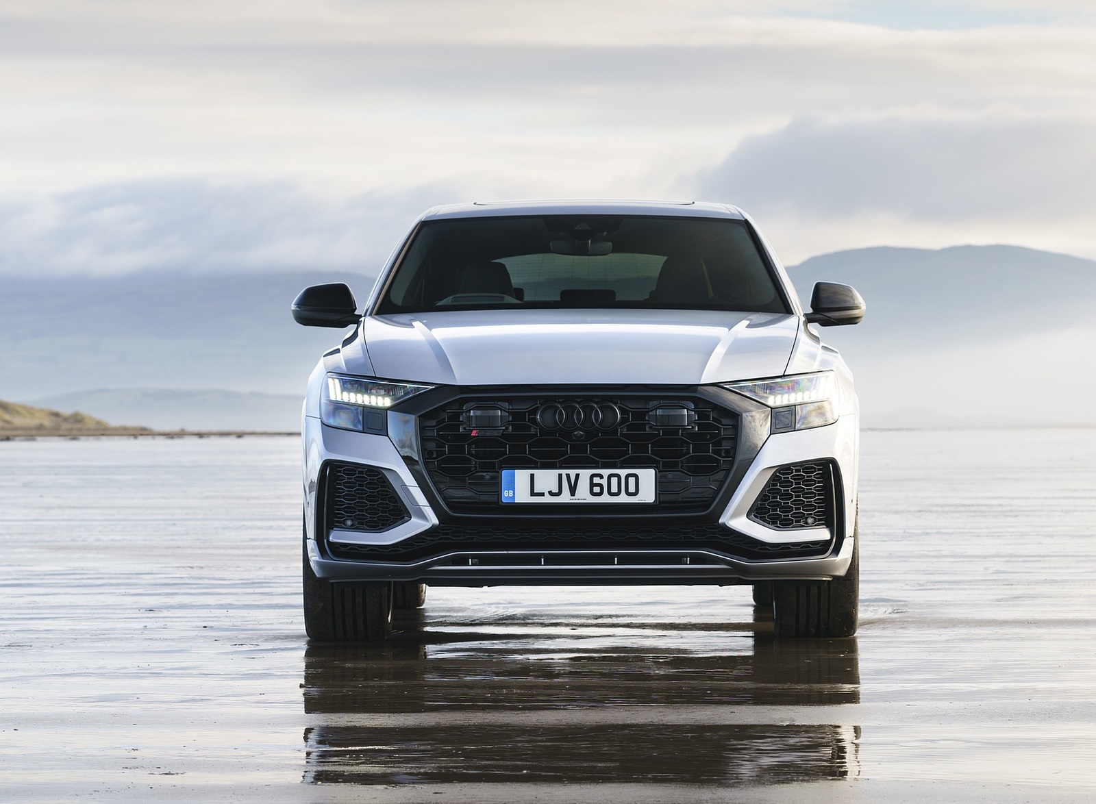 2020 Audi RS Q8 (UK-Spec) Front Wallpapers #40 of 90