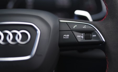 2020 Audi RS Q8 (UK-Spec) Interior Steering Wheel Wallpapers 450x275 (71)