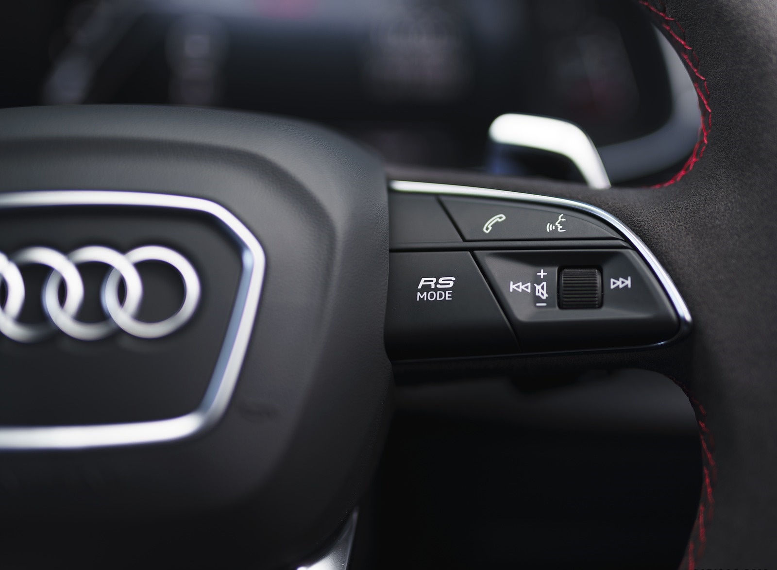 2020 Audi RS Q8 (UK-Spec) Interior Steering Wheel Wallpapers #71 of 90