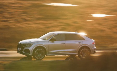 2020 Audi RS Q8 (UK-Spec) Side Wallpapers 450x275 (20)