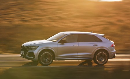 2020 Audi RS Q8 (UK-Spec) Side Wallpapers 450x275 (22)