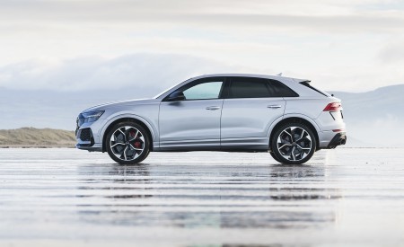 2020 Audi RS Q8 (UK-Spec) Side Wallpapers 450x275 (44)
