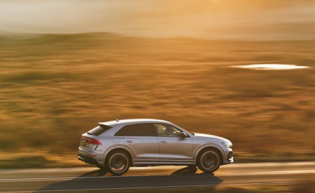 2020 Audi RS Q8 (UK-Spec) Side Wallpapers 450x275 (24)