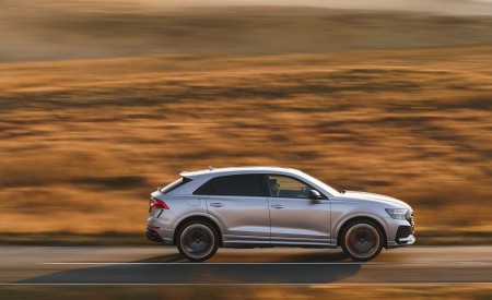 2020 Audi RS Q8 (UK-Spec) Side Wallpapers 450x275 (12)