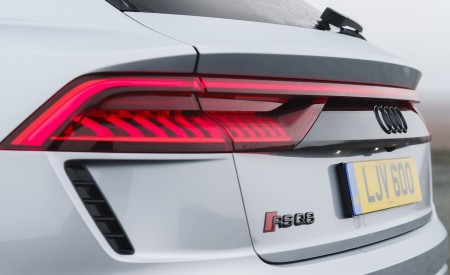 2020 Audi RS Q8 (UK-Spec) Tail Light Wallpapers 450x275 (66)