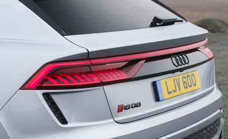 2020 Audi RS Q8 (UK-Spec) Tail Light Wallpapers 450x275 (65)
