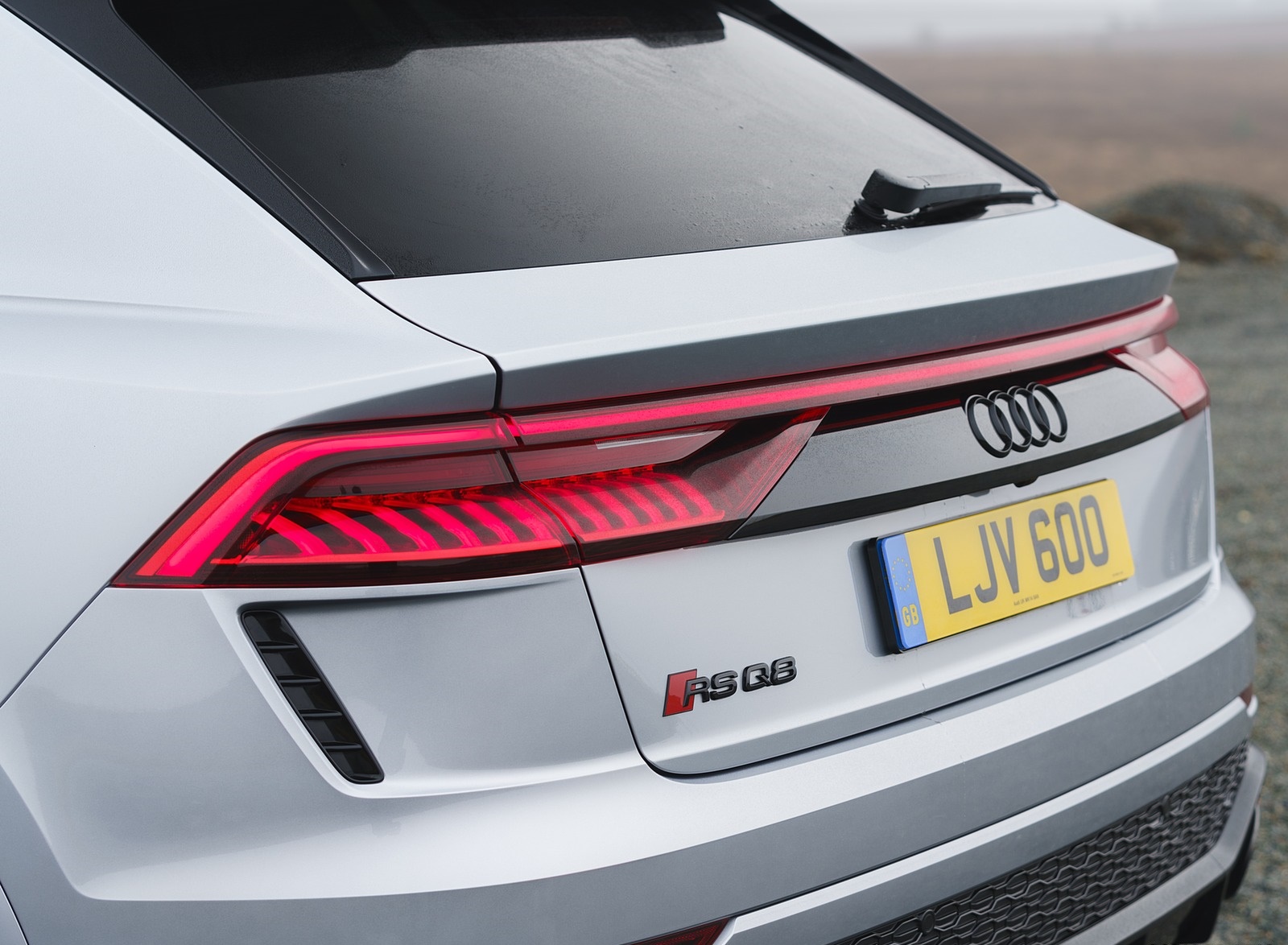 2020 Audi RS Q8 (UK-Spec) Tail Light Wallpapers #65 of 90