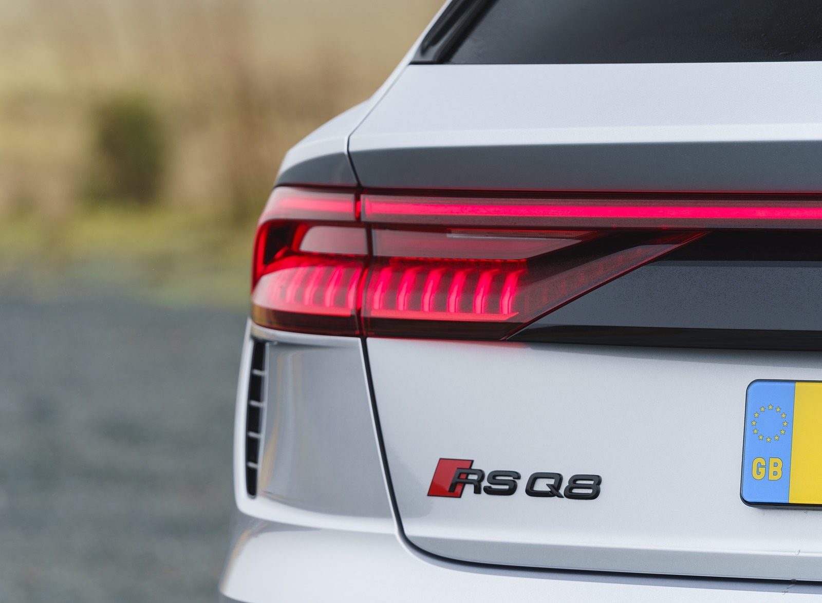2020 Audi RS Q8 (UK-Spec) Tail Light Wallpapers #63 of 90