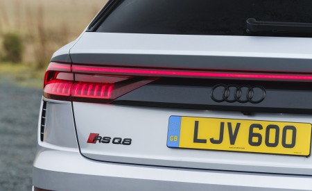 2020 Audi RS Q8 (UK-Spec) Tail Light Wallpapers 450x275 (62)