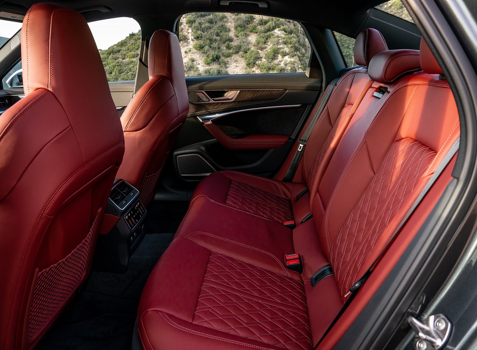 2020 Audi S6 (US-Spec) Interior Rear Seats Wallpapers #18 of 24