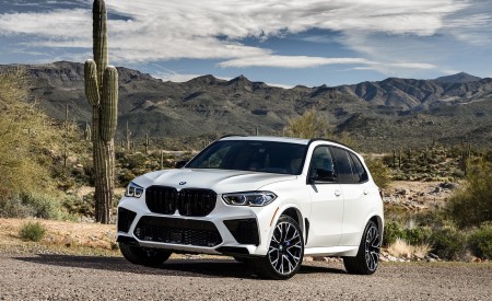 2020 BMW X5 M Competition (Color: Mineral White; US-Spec) Front Three-Quarter Wallpapers 450x275 (173)