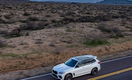 2020 BMW X5 M Competition (Color: Mineral White; US-Spec) Front Three-Quarter Wallpapers 450x275 (141)