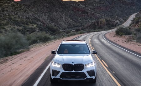 2020 BMW X5 M Competition (Color: Mineral White; US-Spec) Front Wallpapers 450x275 (132)