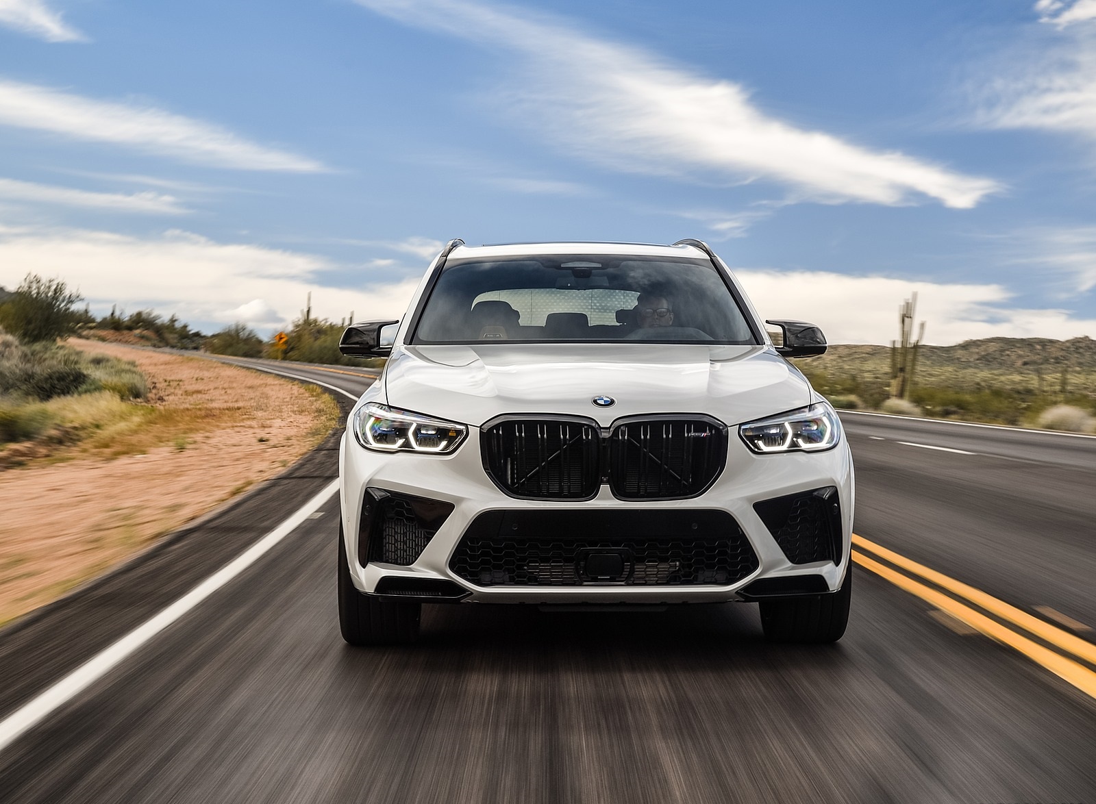 2020 BMW X5 M Competition (Color: Mineral White; US-Spec) Front Wallpapers #133 of 196