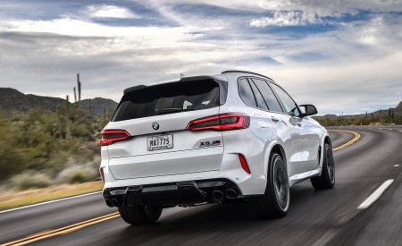 2020 BMW X5 M Competition (Color: Mineral White; US-Spec) Rear Three-Quarter Wallpapers 450x275 (144)