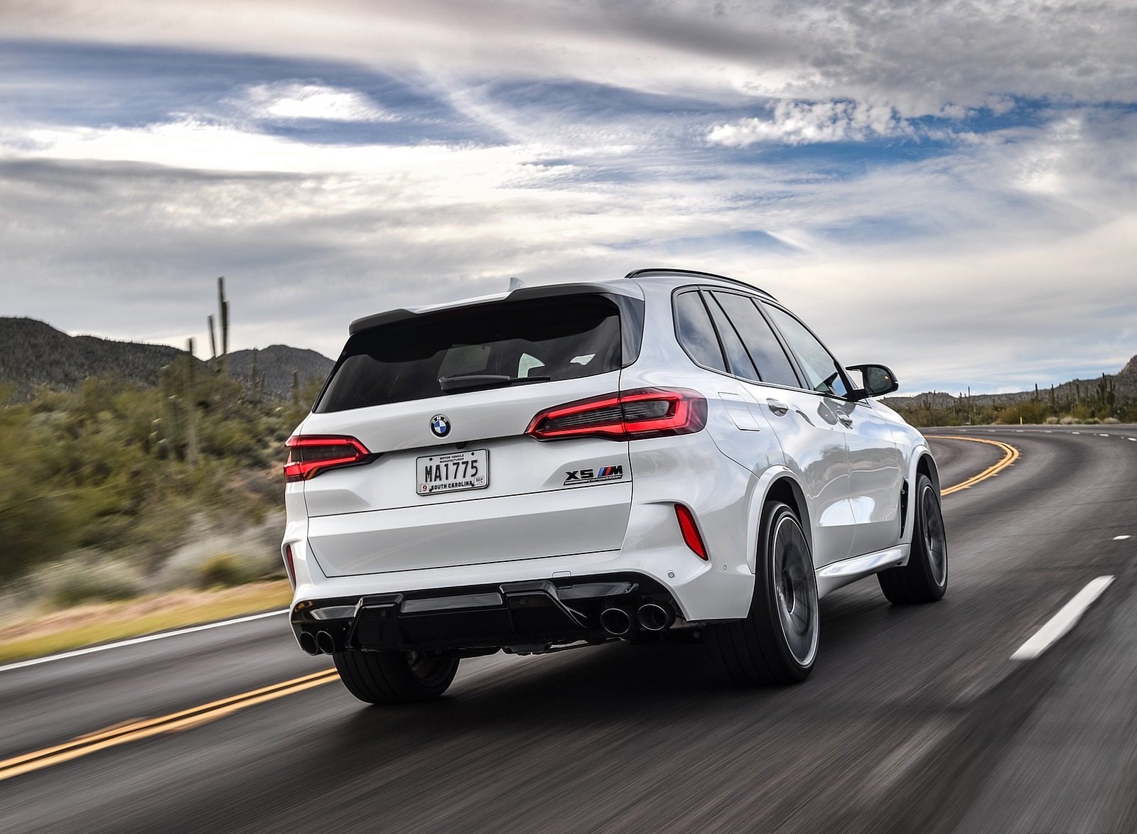 2020 BMW X5 M Competition (Color: Mineral White; US-Spec) Rear Three-Quarter Wallpapers #144 of 196