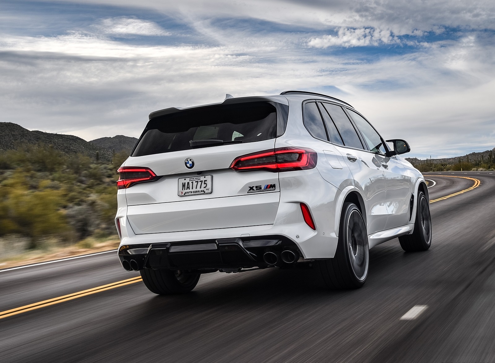 2020 BMW X5 M Competition (Color: Mineral White; US-Spec) Rear Three-Quarter Wallpapers #145 of 196
