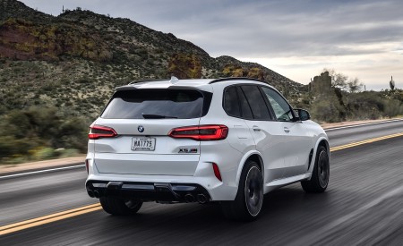 2020 BMW X5 M Competition (Color: Mineral White; US-Spec) Rear Three-Quarter Wallpapers 450x275 (146)
