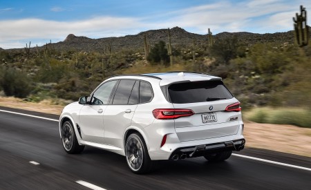2020 BMW X5 M Competition (Color: Mineral White; US-Spec) Rear Three-Quarter Wallpapers 450x275 (155)