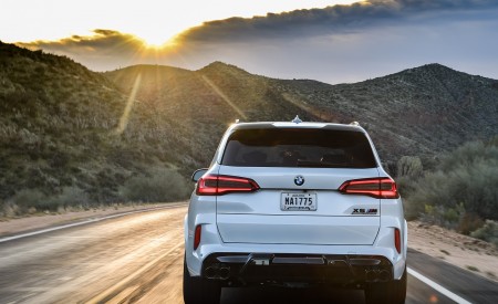 2020 BMW X5 M Competition (Color: Mineral White; US-Spec) Rear Wallpapers 450x275 (163)