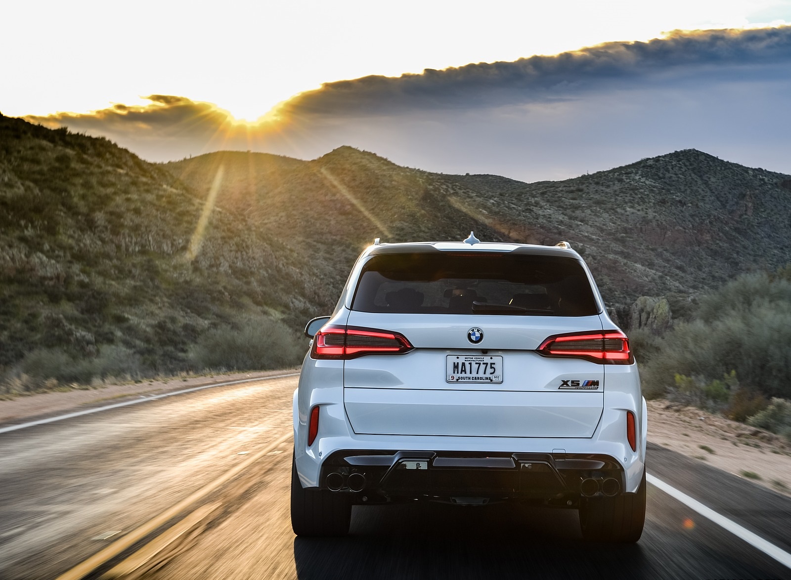 2020 BMW X5 M Competition (Color: Mineral White; US-Spec) Rear Wallpapers #163 of 196
