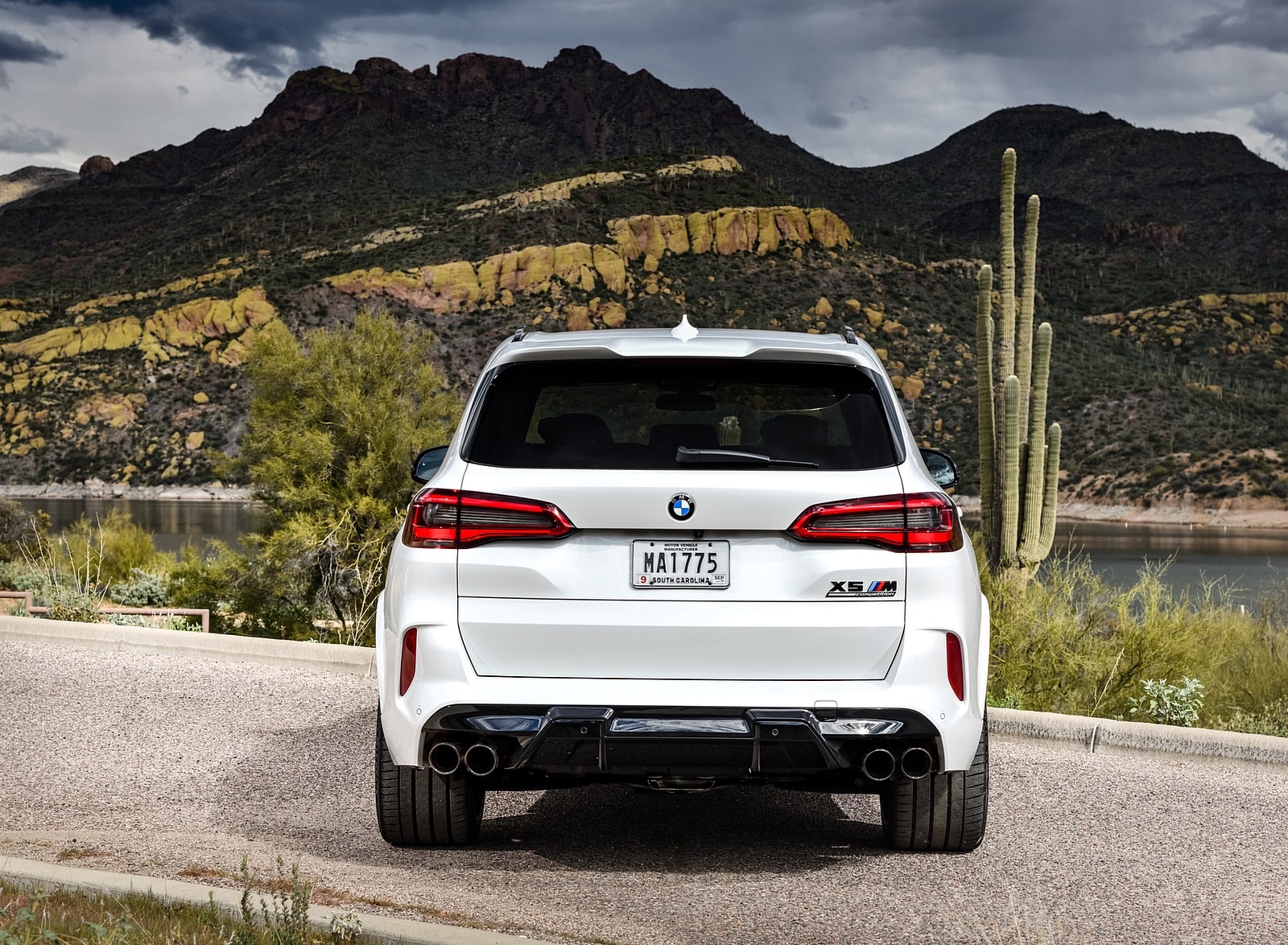 2020 BMW X5 M Competition (Color: Mineral White; US-Spec) Rear Wallpapers #177 of 196