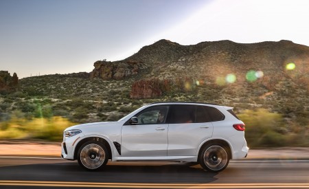 2020 BMW X5 M Competition (Color: Mineral White; US-Spec) Side Wallpapers 450x275 (166)