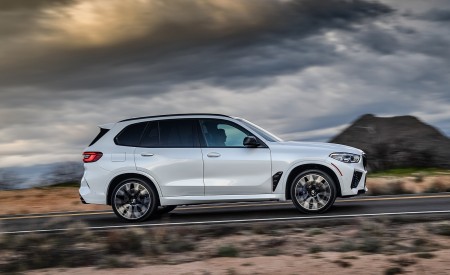 2020 BMW X5 M Competition (Color: Mineral White; US-Spec) Side Wallpapers 450x275 (153)