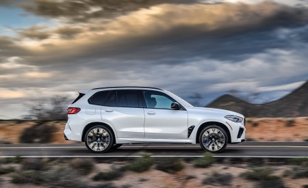 2020 BMW X5 M Competition (Color: Mineral White; US-Spec) Side Wallpapers 450x275 (152)