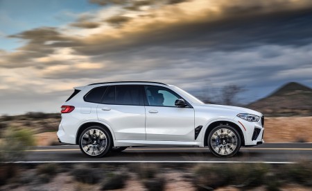 2020 BMW X5 M Competition (Color: Mineral White; US-Spec) Side Wallpapers 450x275 (151)