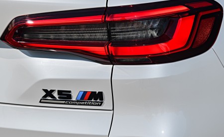 2020 BMW X5 M Competition (Color: Mineral White; US-Spec) Tail Light Wallpapers 450x275 (182)