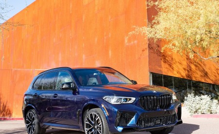 2020 BMW X5 M Competition (Color: Tanzanit Blue Metallic; US-Spec) Front Three-Quarter Wallpapers 450x275 (57)