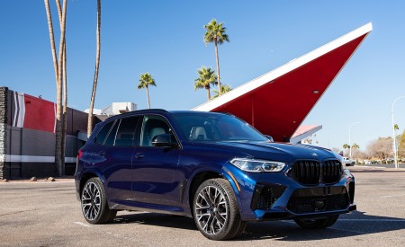 2020 BMW X5 M Competition (Color: Tanzanit Blue Metallic; US-Spec) Front Three-Quarter Wallpapers 450x275 (49)