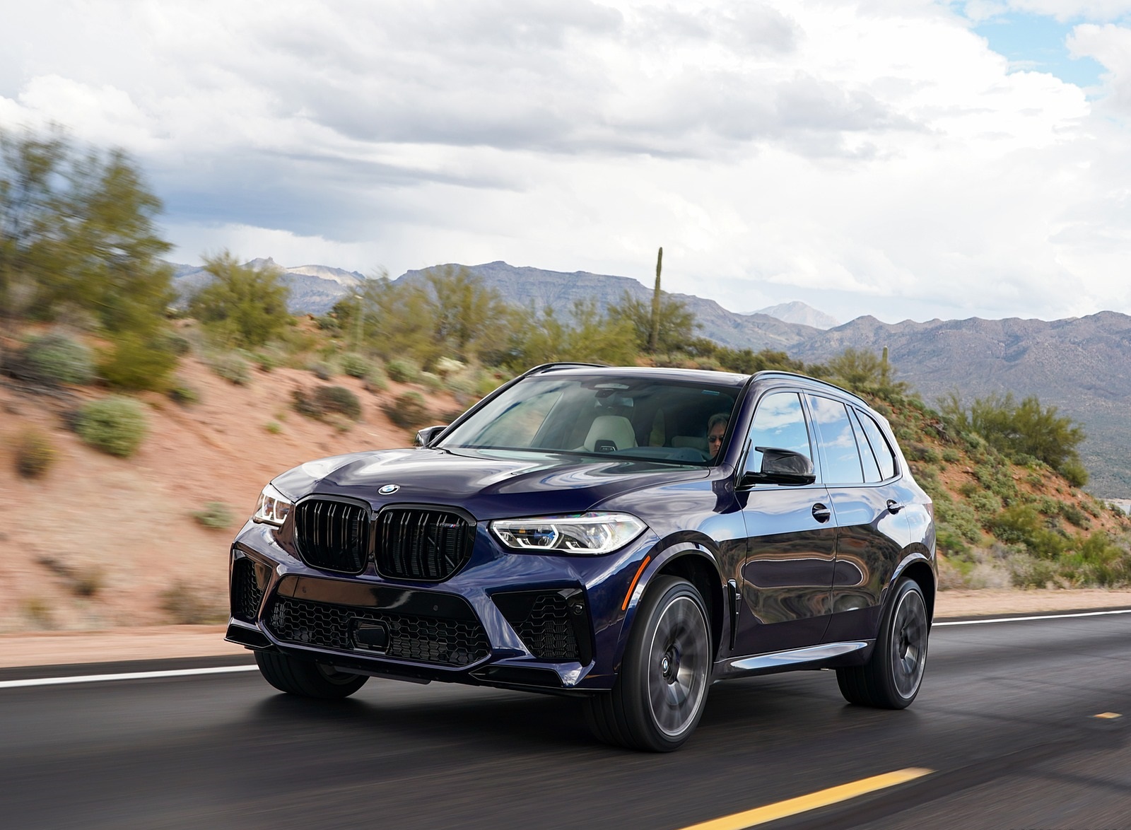 2020 BMW X5 M Competition (Color: Tanzanit Blue Metallic; US-Spec) Front Three-Quarter Wallpapers #13 of 196