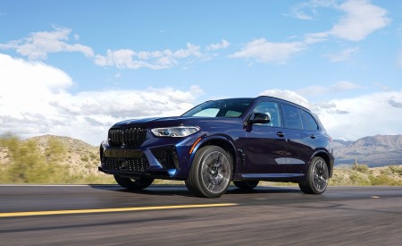 2020 BMW X5 M Competition (Color: Tanzanit Blue Metallic; US-Spec) Front Three-Quarter Wallpapers 450x275 (20)
