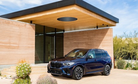 2020 BMW X5 M Competition (Color: Tanzanit Blue Metallic; US-Spec) Front Three-Quarter Wallpapers 450x275 (51)