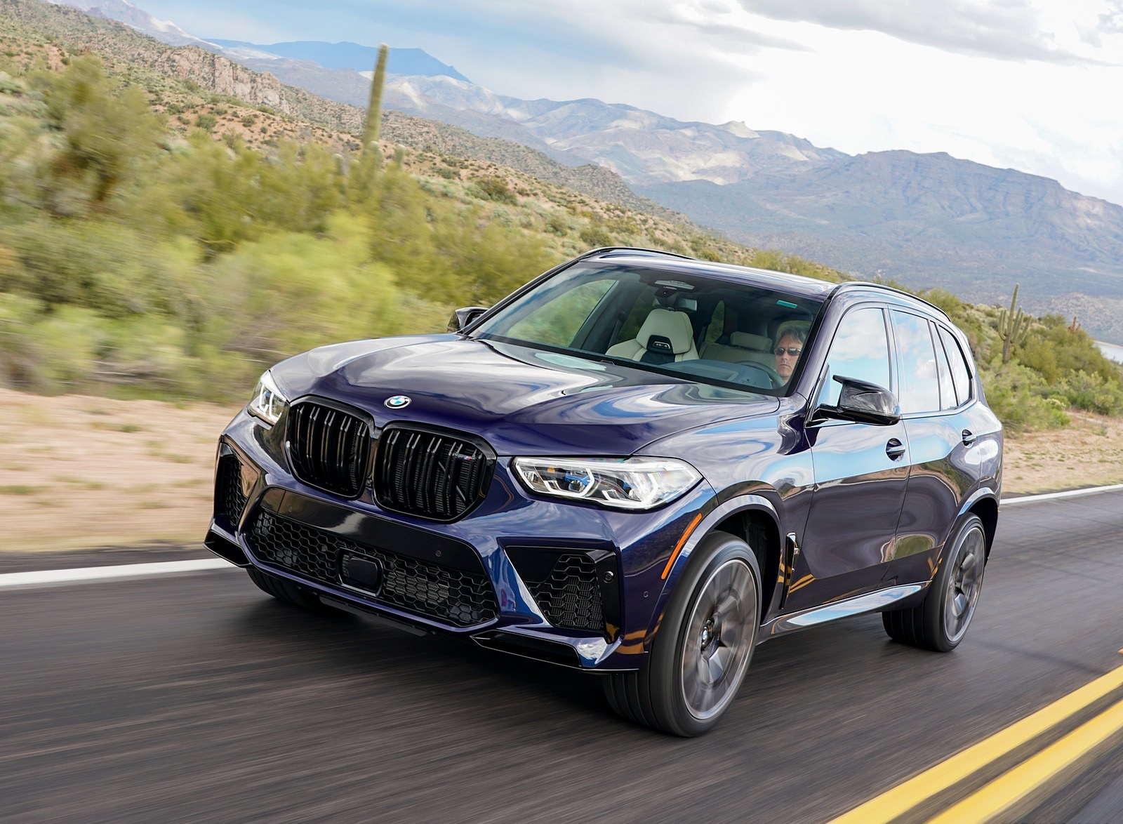 2020 BMW X5 M Competition (Color: Tanzanit Blue Metallic; US-Spec) Front Three-Quarter Wallpapers #16 of 196