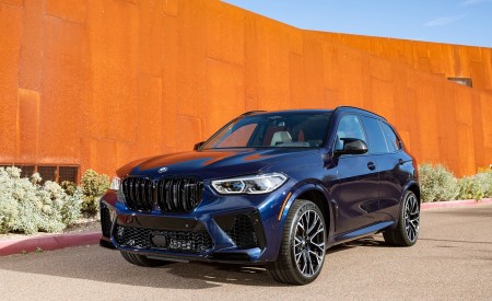 2020 BMW X5 M Competition (Color: Tanzanit Blue Metallic; US-Spec) Front Three-Quarter Wallpapers 450x275 (56)