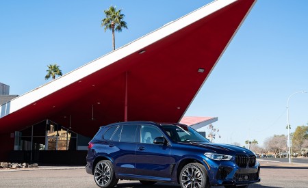 2020 BMW X5 M Competition (Color: Tanzanit Blue Metallic; US-Spec) Front Three-Quarter Wallpapers 450x275 (58)