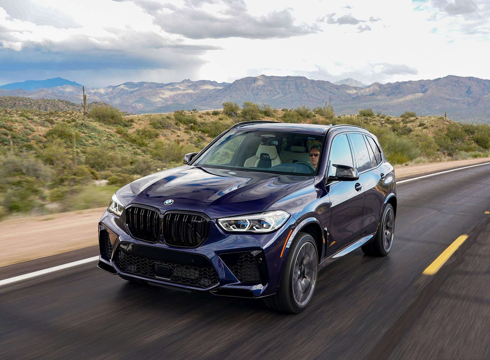 2020 BMW X5 M Competition (Color: Tanzanit Blue Metallic; US-Spec) Front Three-Quarter Wallpapers #17 of 196