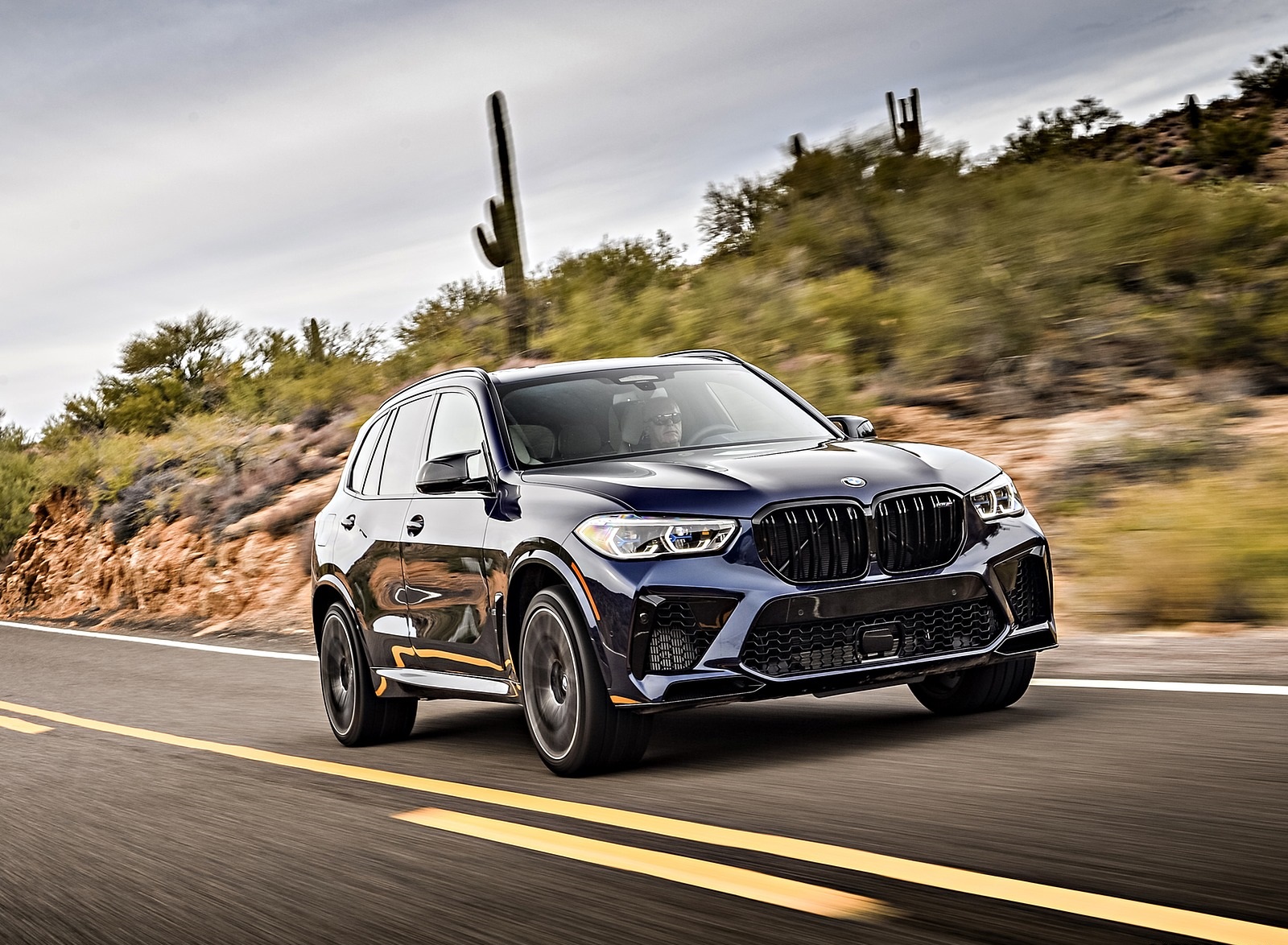 2020 BMW X5 M Competition (Color: Tanzanit Blue Metallic; US-Spec) Front Three-Quarter Wallpapers #2 of 196