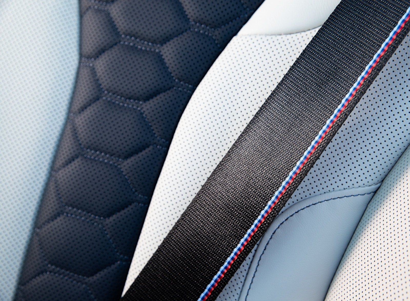 2020 BMW X5 M Competition (Color: Tanzanit Blue Metallic; US-Spec) Interior Detail Wallpapers #108 of 196