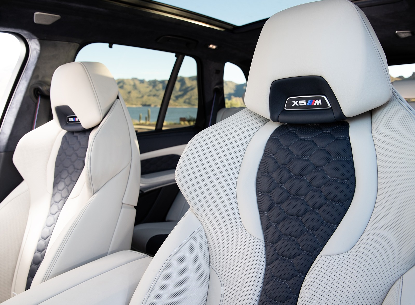 2020 BMW X5 M Competition (Color: Tanzanit Blue Metallic; US-Spec) Interior Front Seats Wallpapers #109 of 196