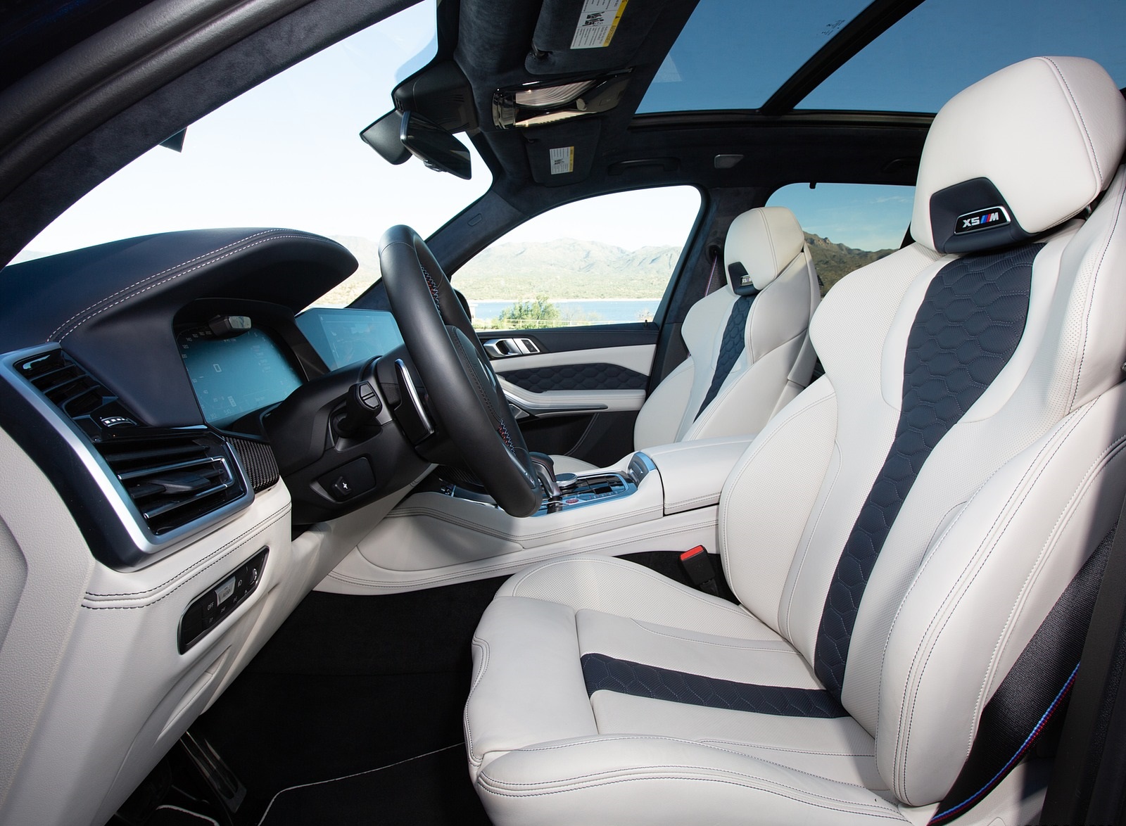 2020 BMW X5 M Competition (Color: Tanzanit Blue Metallic; US-Spec) Interior Front Seats Wallpapers #110 of 196