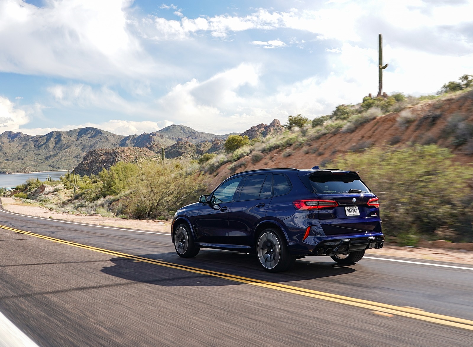 2020 BMW X5 M Competition (Color: Tanzanit Blue Metallic; US-Spec) Rear Three-Quarter Wallpapers #38 of 196