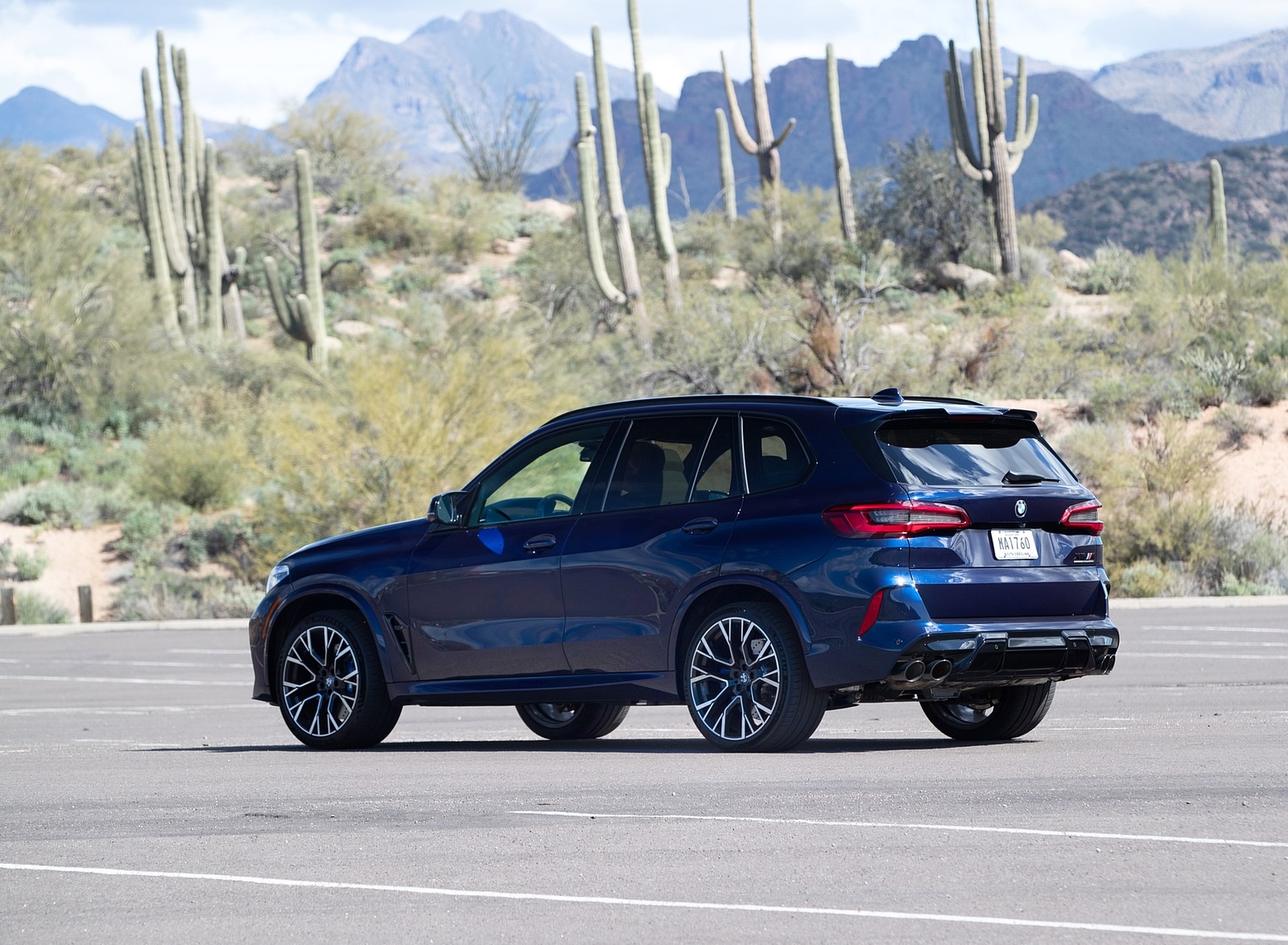 2020 BMW X5 M Competition (Color: Tanzanit Blue Metallic; US-Spec) Rear Three-Quarter Wallpapers #70 of 196
