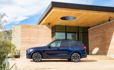 2020 BMW X5 M Competition (Color: Tanzanit Blue Metallic; US-Spec) Side Wallpapers 450x275 (62)